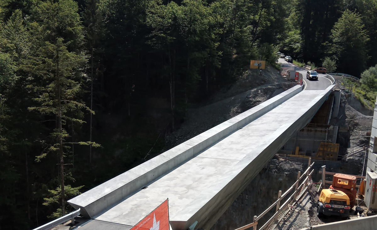 Eine goldene Brücke ins Ebnit